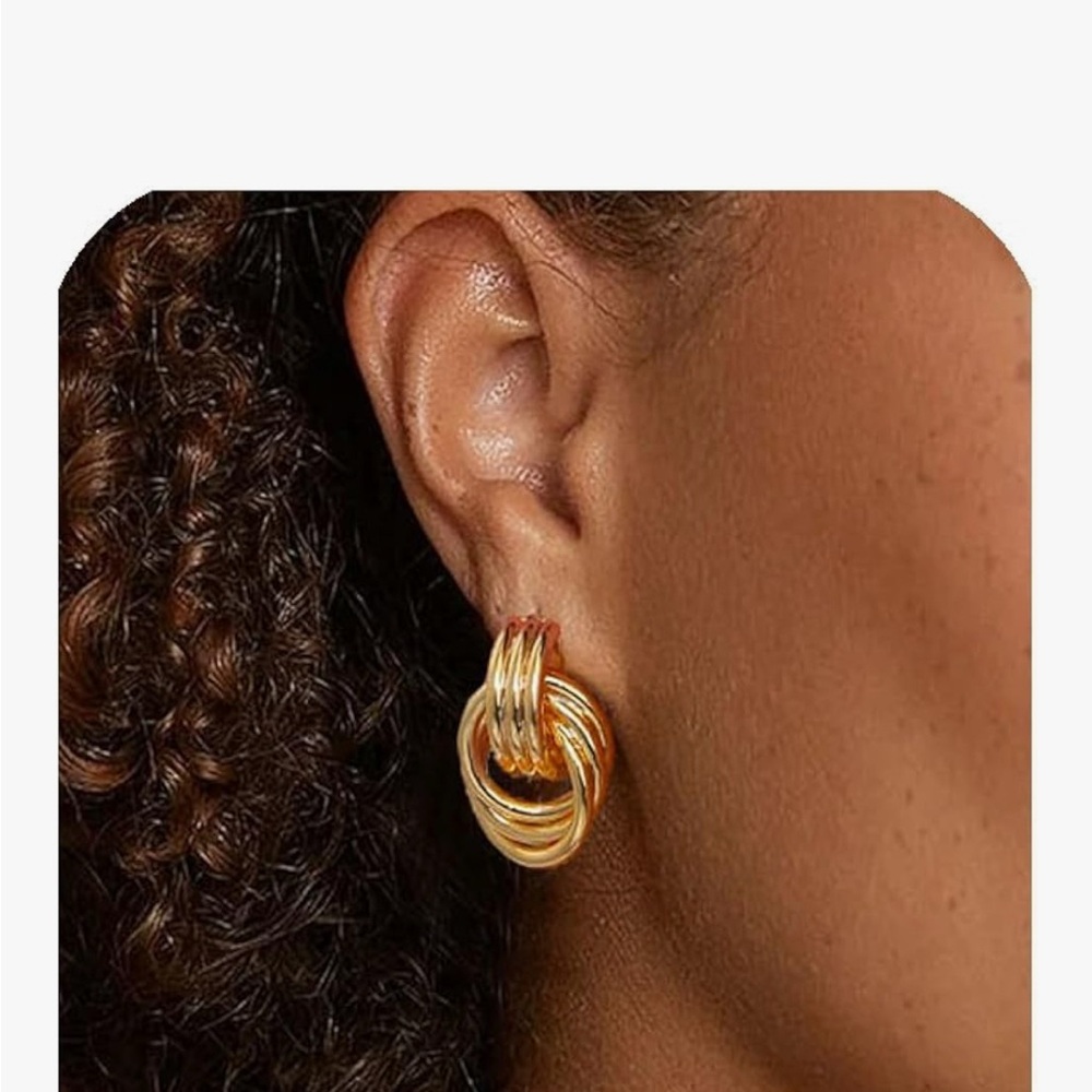 Elegant Gold Knot Earrings